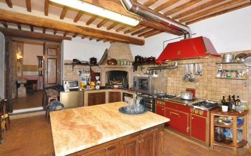 Castello Di Tocchi Villa Sleeps 16 Pool Air Con