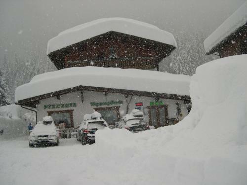 Hostal Affittacamere Pizzeria Marmolada