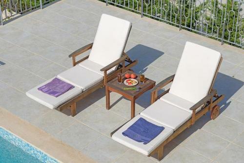 Antipata Villa Sleeps 6 Pool Air Con Wifi
