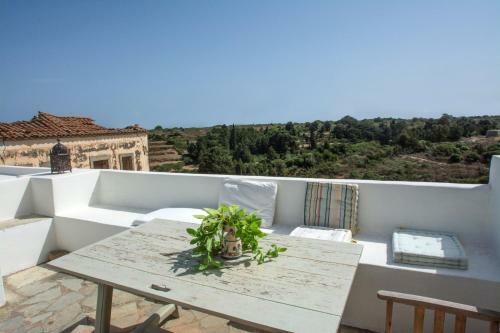 Hostal Guest House Pitsinades