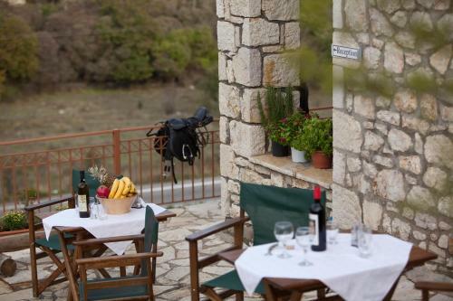 Hostal Kaloneri Rooms