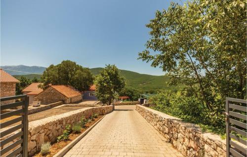 Three-bedroom Holiday Home In Lovrec
