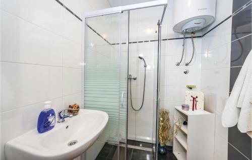 Three-bedroom Holiday Home In Nadin