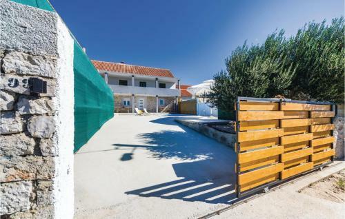 Three-bedroom Holiday Home In Nadin