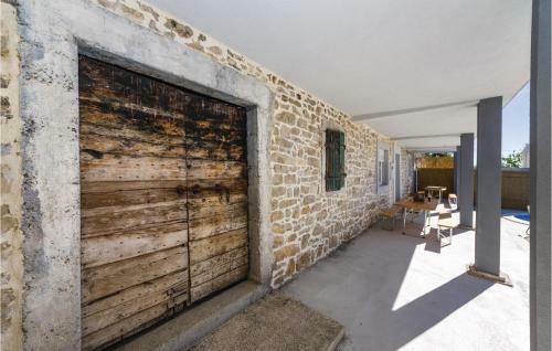 Three-bedroom Holiday Home In Nadin