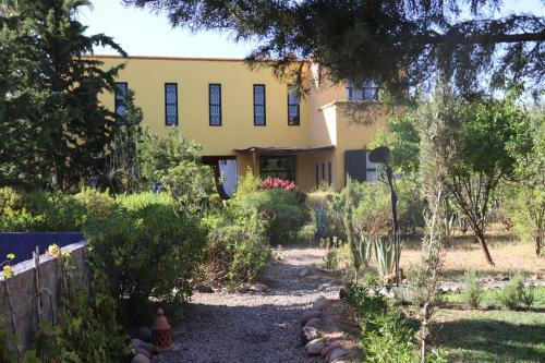 Hotel Fawakay Villas