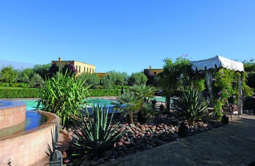 Hotel Fawakay Villas