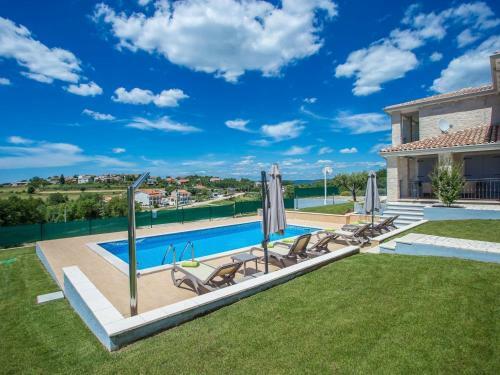 Luxurious Villa In Vizinada With Swimming Pool