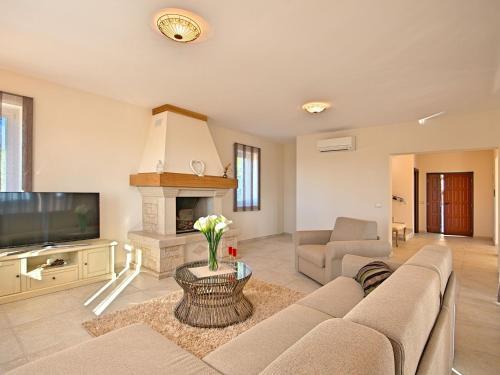 Luxurious Villa In Vizinada With Swimming Pool