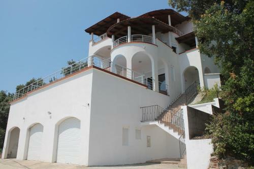 Aleksandra Vacation Home