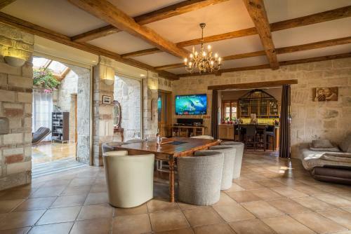 Villa Malom Luxury Resort