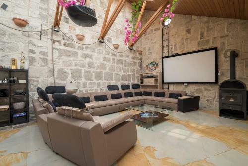 Villa Malom Luxury Resort
