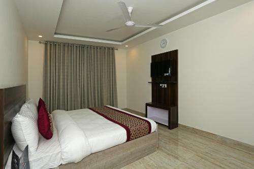 Oyo 11340 Hotel Lakshmi Palace