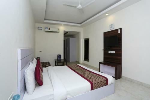 Oyo 11340 Hotel Lakshmi Palace