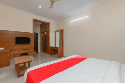 Hotel Oyo 24264 Monisha Residency
