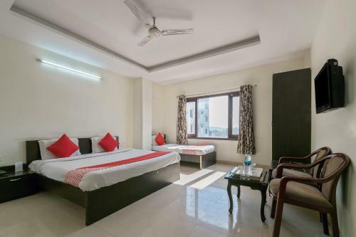 Hostal Oyo 10753 Hotel Triund Regency