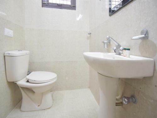 Hostal Oyo 10753 Hotel Triund Regency