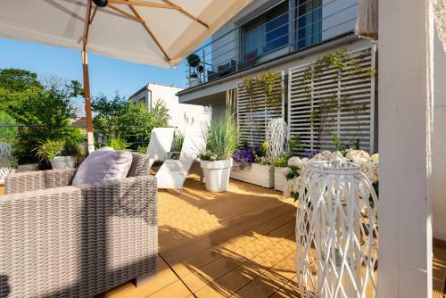 Elegante Apartments - Adults Only
