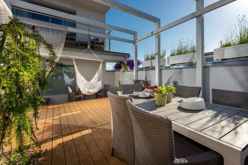 Elegante Apartments - Adults Only