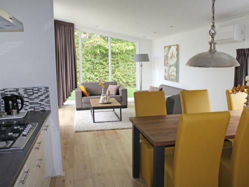Holiday Home Green Resort Mooi Bemelen-5