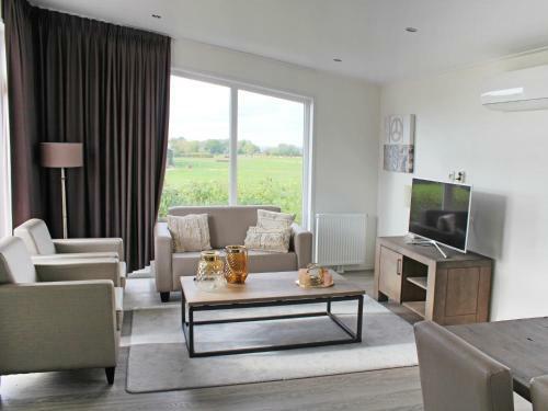 Holiday Home Green Resort Mooi Bemelen-4