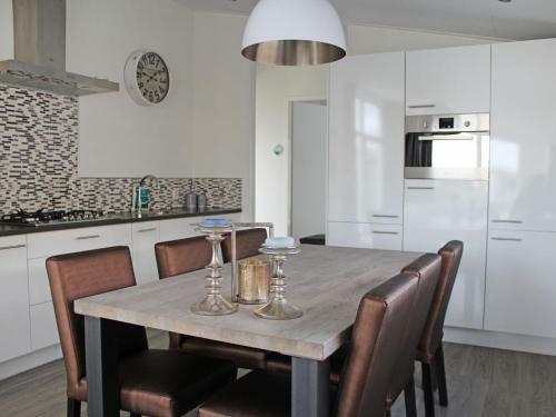 Holiday Home Green Resort Mooi Bemelen-1