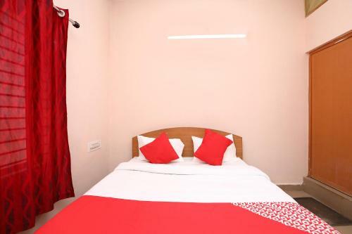 Hotel Oyo 24210 Yashas Residency