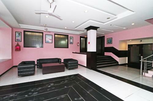 Oyo 4754 Hotel Center Point
