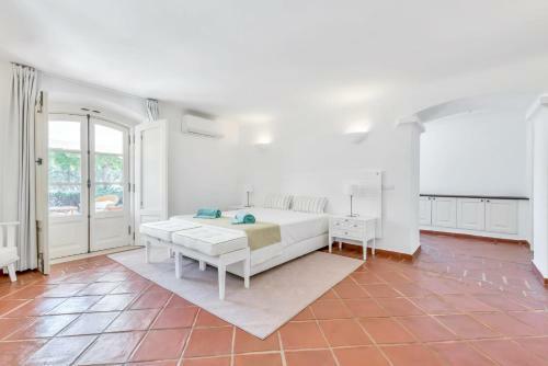 Malhadais Villa Sleeps 12 Pool Air Con Wifi