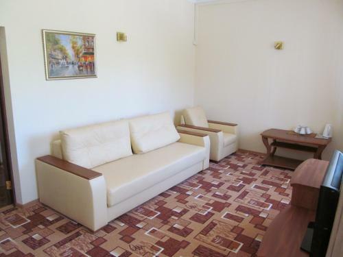 Ast Hotel