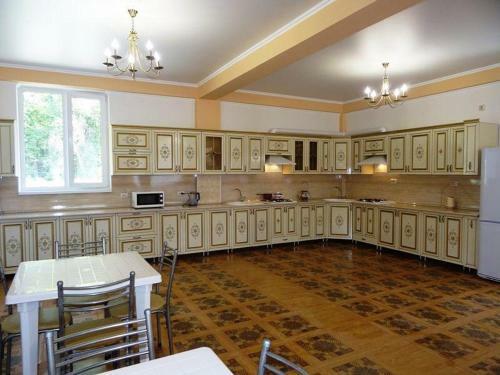 Hostal Versal Guest House