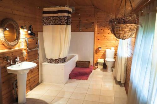 Hostal Cherry Garden