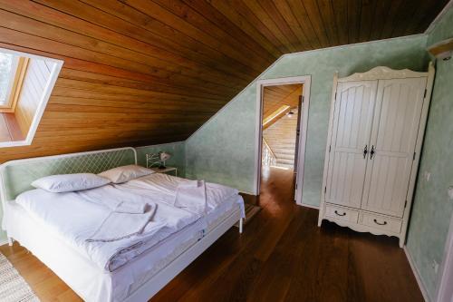 Eco-village Uhnovgrad
