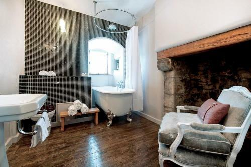 Bowhill Chateau Sleeps 10 Wifi