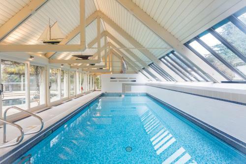 Gidleigh Chateau Sleeps 14 Pool Wifi