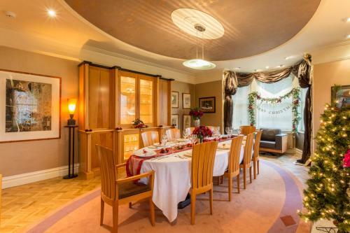 Gidleigh Chateau Sleeps 14 Pool Wifi