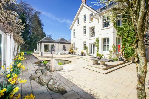 Gidleigh Chateau Sleeps 14 Pool Wifi