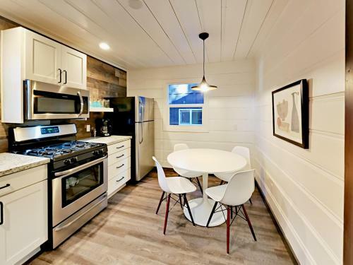 4093 Manzanita Ave Cabin Unit 4