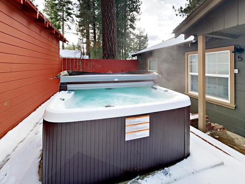 4093 Manzanita Ave Cabin Unit 5