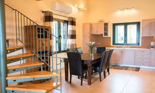 Cretan View Villa With Heated Swimming Pool