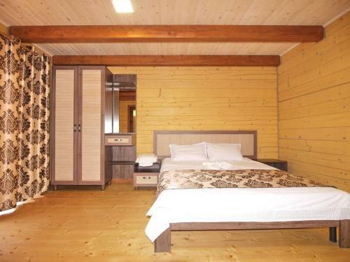 Hotel ?????