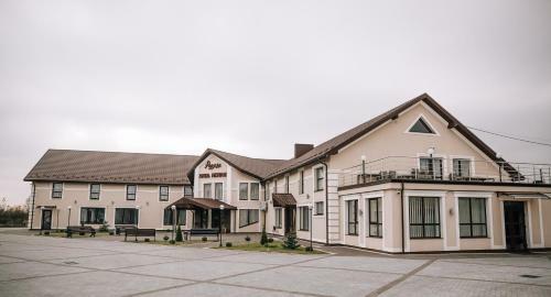 Hotel ??????