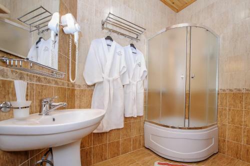 Relax Hotel Azau Star