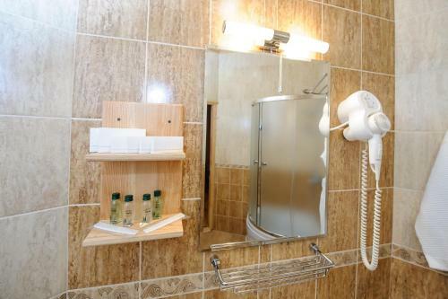 Relax Hotel Azau Star