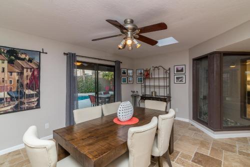 Casa De Palms Home