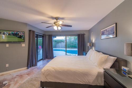 Casa De Palms Home