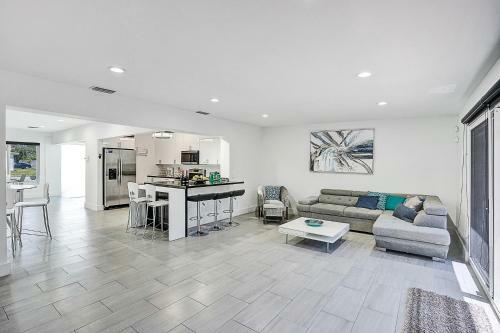 Apartamento Elegant House With Pool & Tropical Backyard