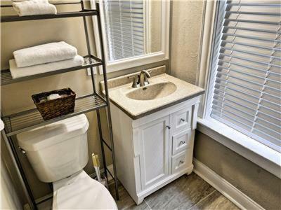 Newly Renovated 4bdrm/3ba, Sleeps 10