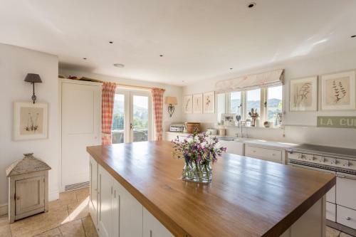 Llanvihangel Crucorney Villa Sleeps 11 Wifi