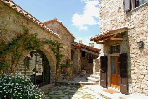 Volpaia Villa Sleeps 12 Wifi
